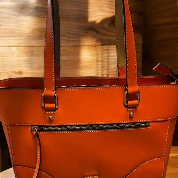 Dooney and Bourke Orange Leather Like New Bag - Picture 3 of 16